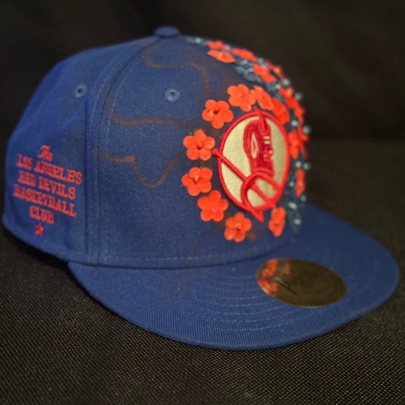 Fitted cap - Picture 2 of 8